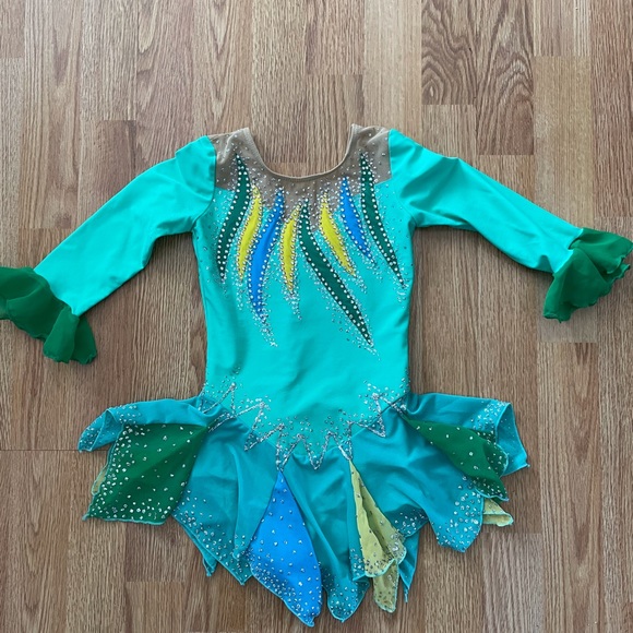 ⭐️Girls skating dress size 6 - Picture 2 of 4